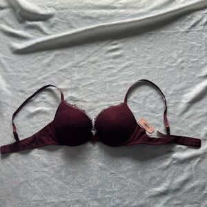 NWT Dobreva Red Molded Cup Bra with Adjustable Straps 34B